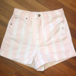 The Volcom High Rose Stone Scraper Short